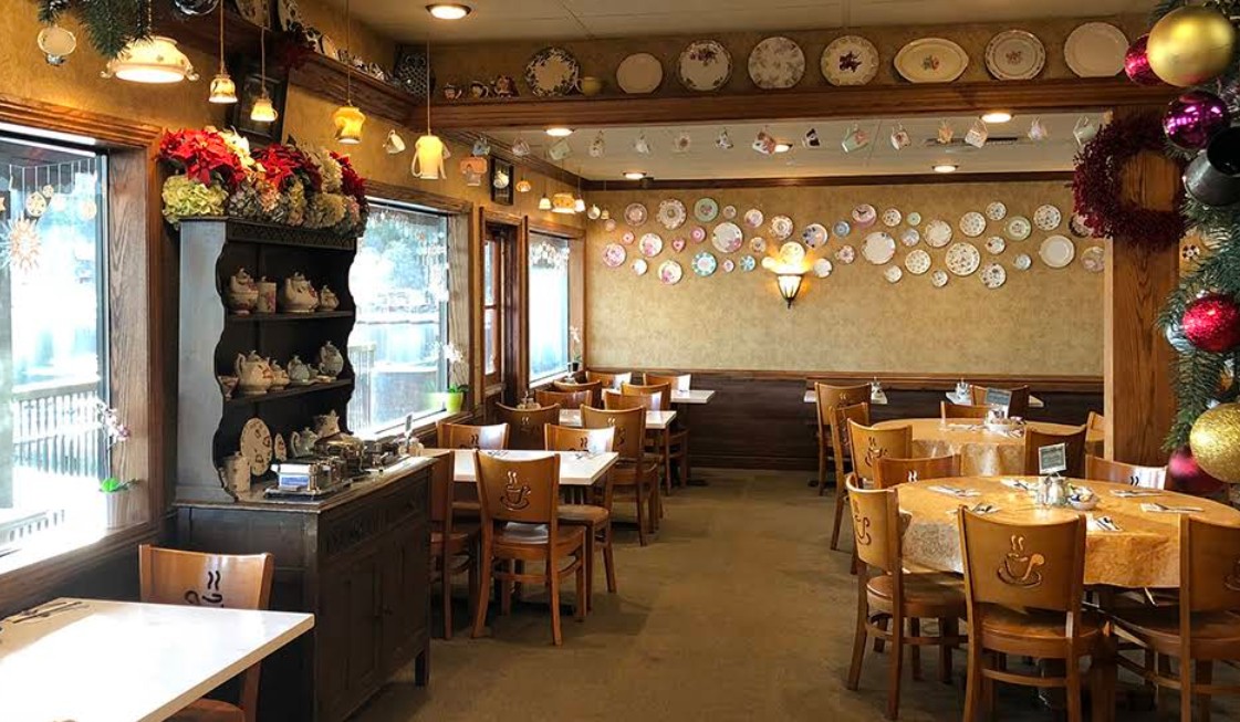 Belgian Waffle Works in Lake Arrowhead Village — dockside breakfast and lunch with lake vibes and legendary waffles