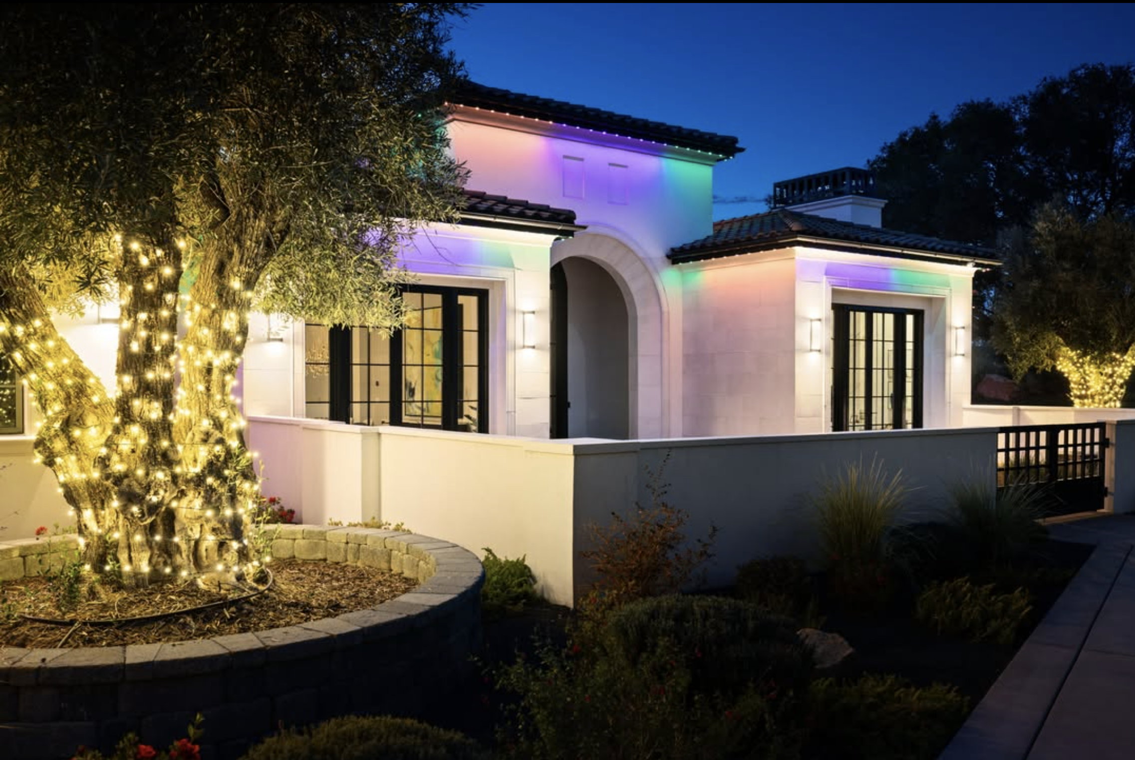 Minleon permanent lighting installation on a Sacramento home