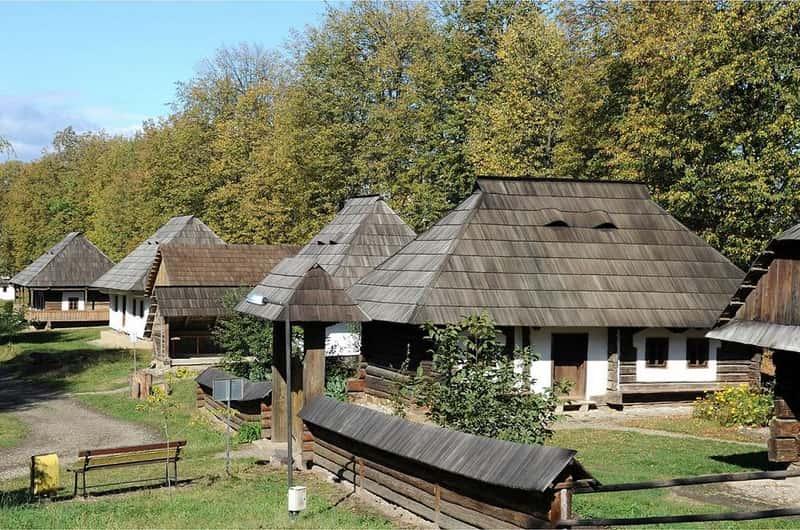 Bucharest cultural landmark and park setting