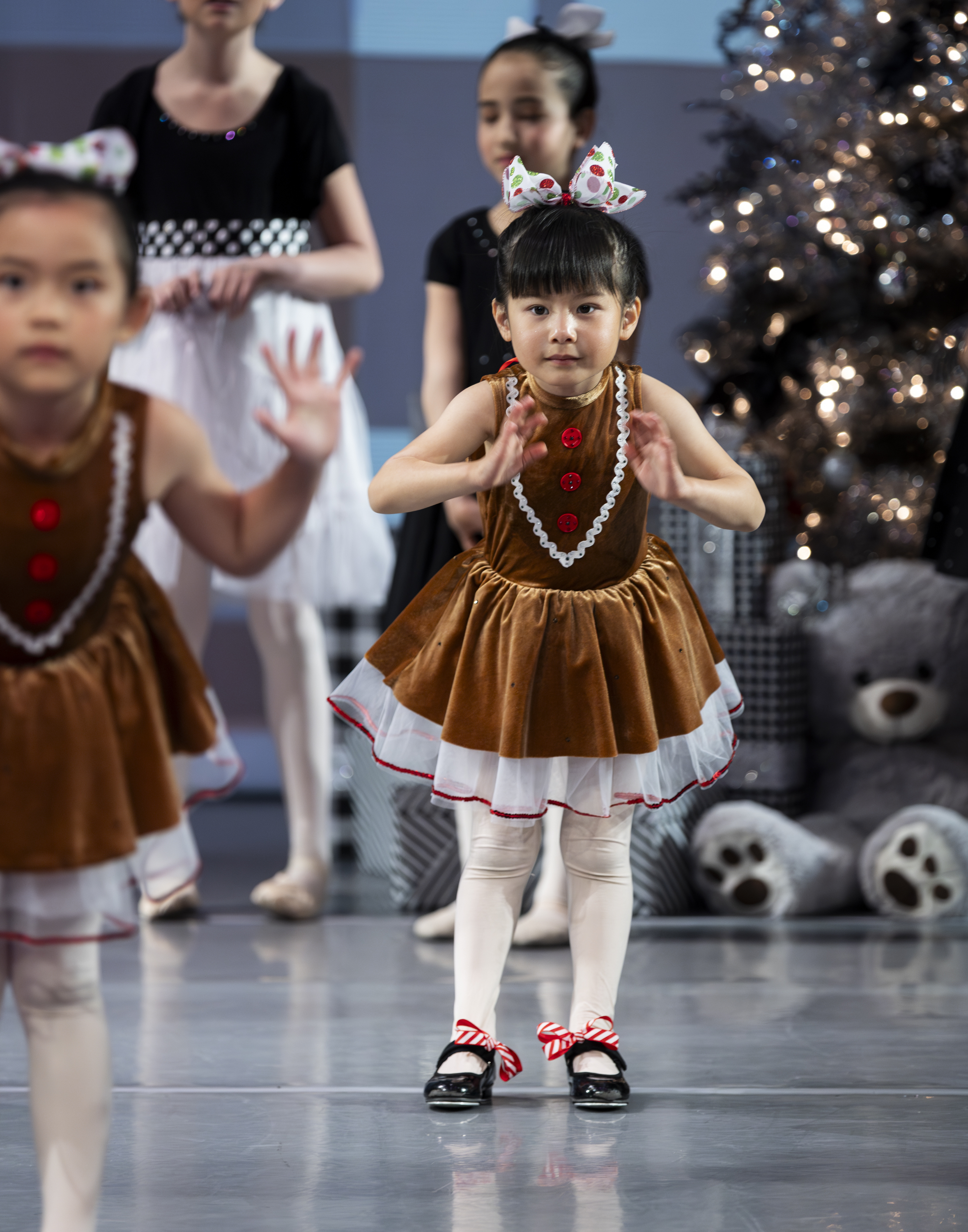 Performance Ensemble dancers