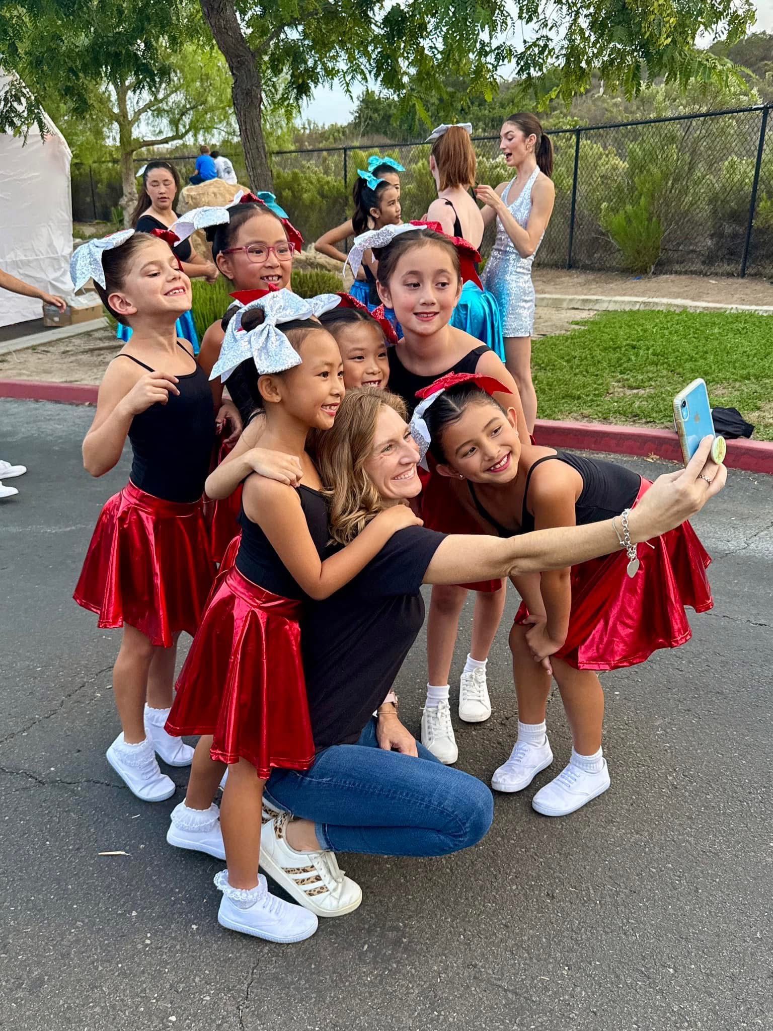 Performance Ensemble dancers