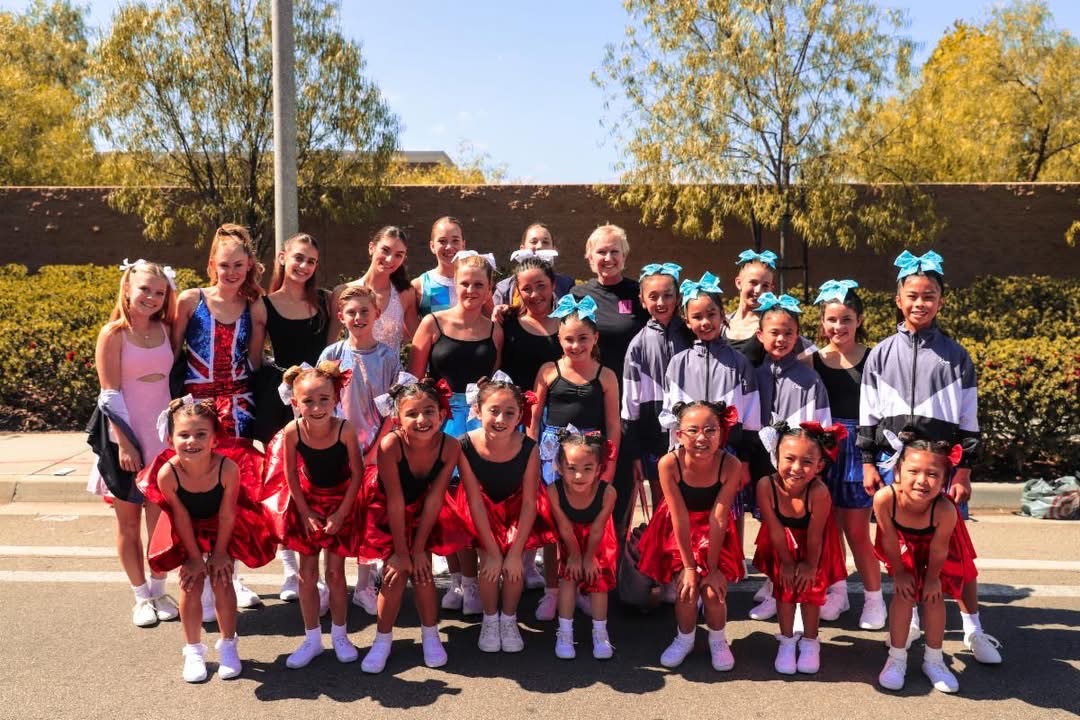 Performance Ensemble dancers