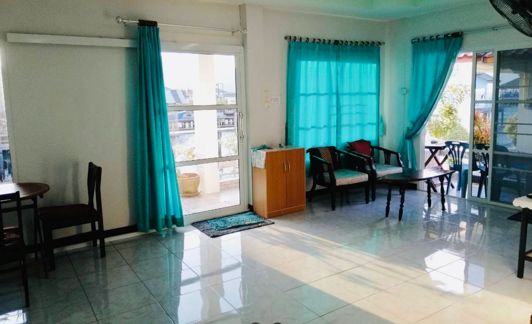 Sea Breeze Cottage at Baan Muk Talay overwater homestay