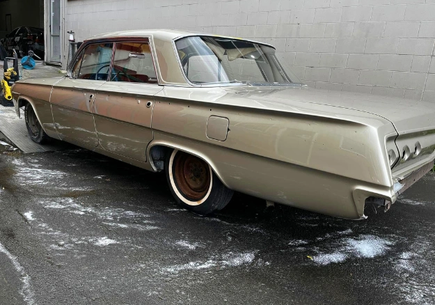 Classic car restoration and vehicle refinishing services in Auckland workshop