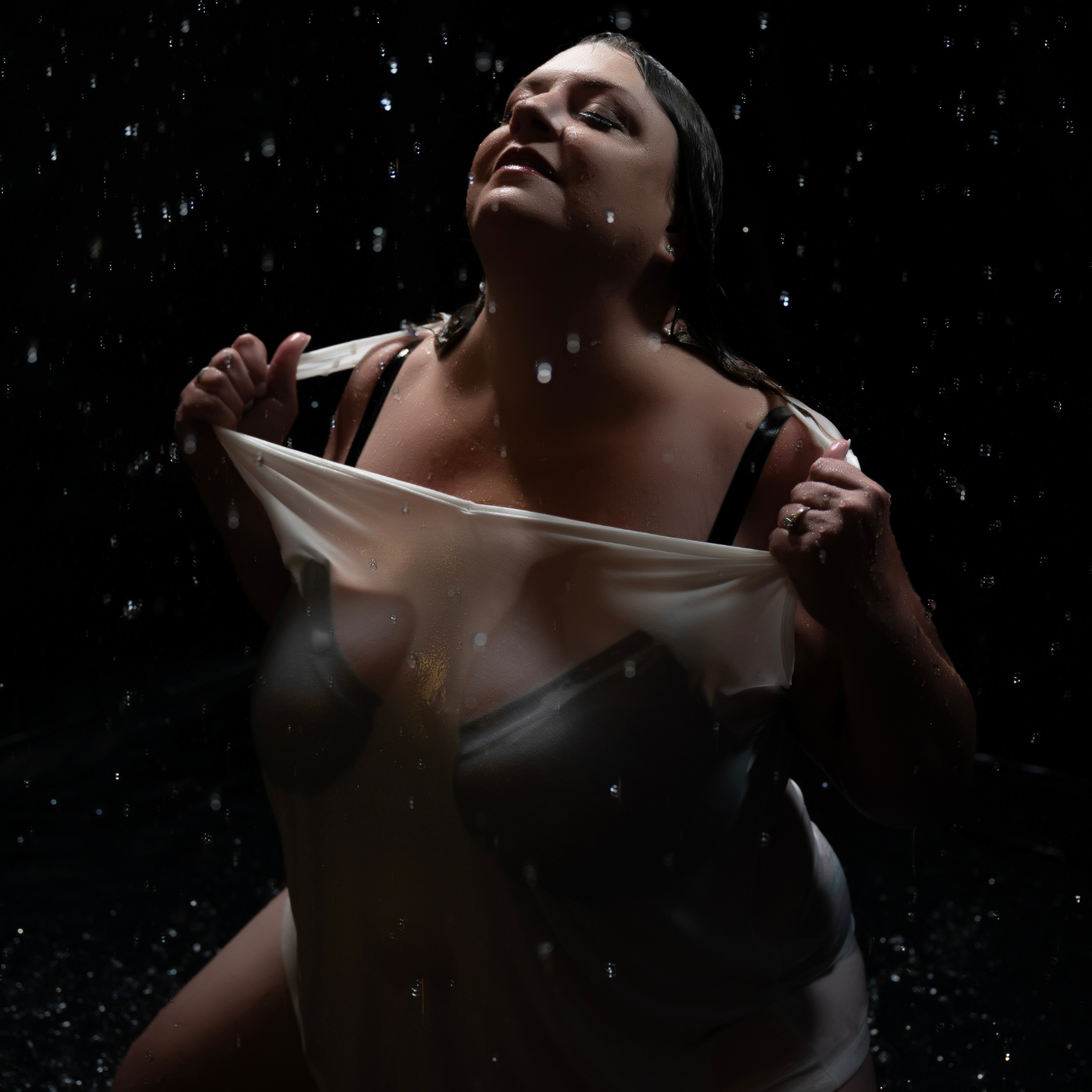 Editorial plus size boudoir image by Amanda Marquis Photography