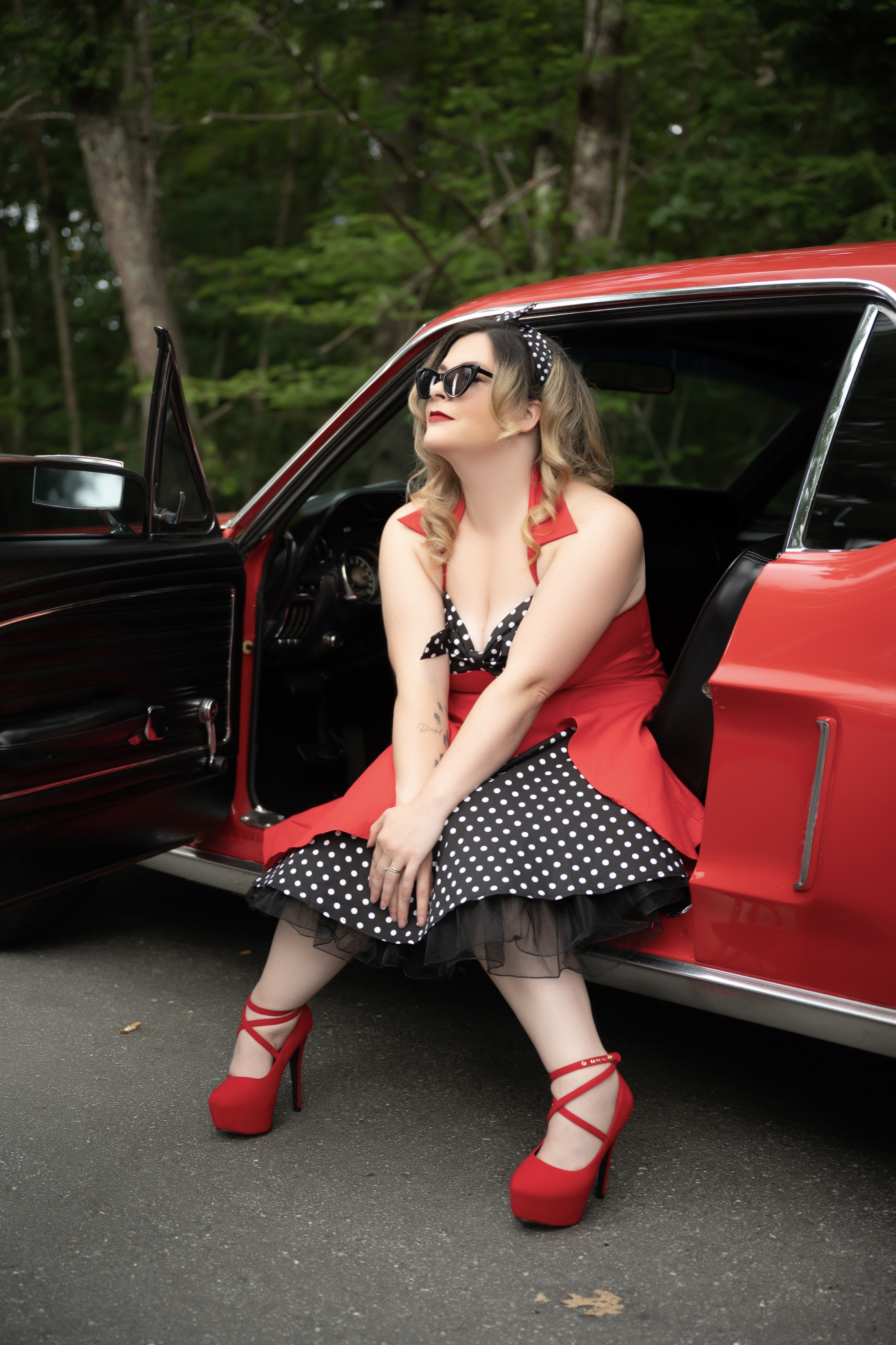 Amanda Marquis vintage pinup portrait, styled retro set