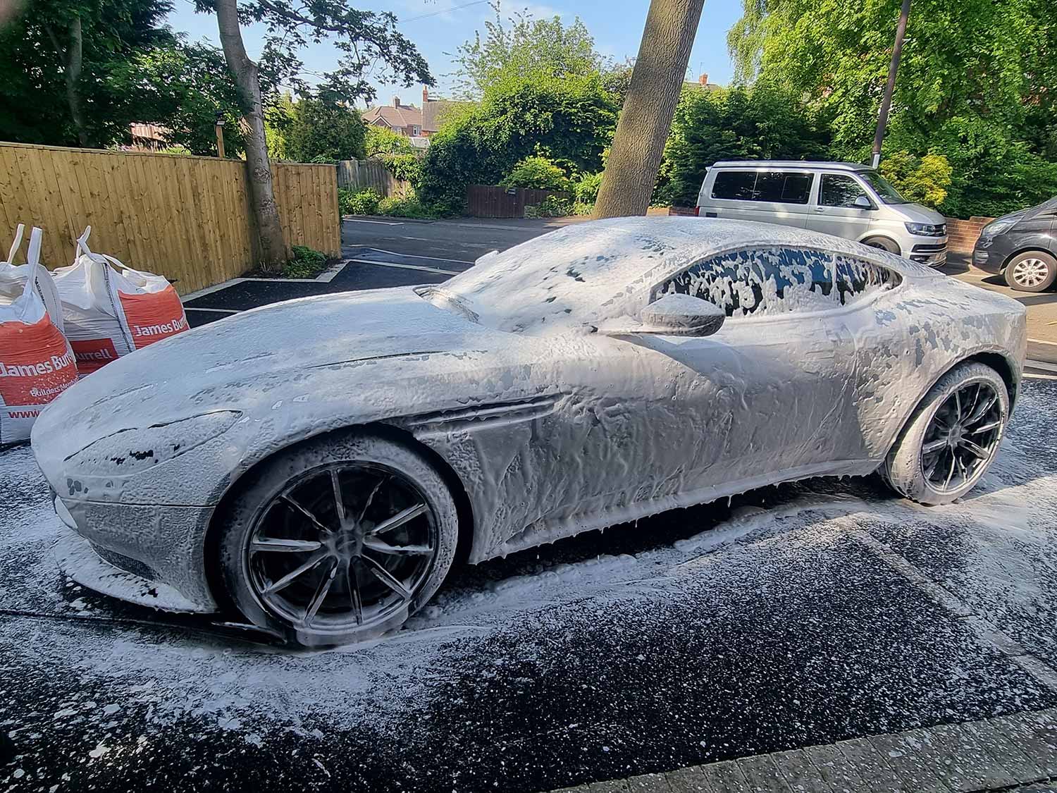 Aston Martin Wash & Valet