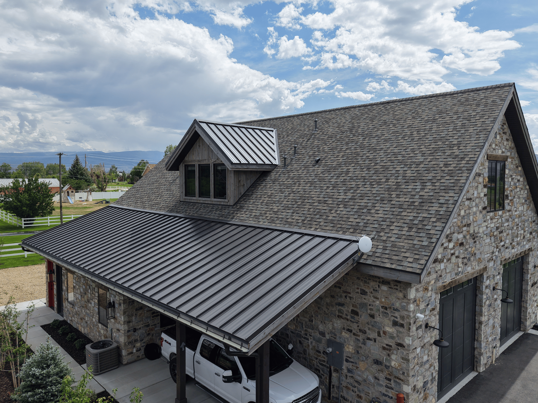 Architectural shingle installation on a Utah residence