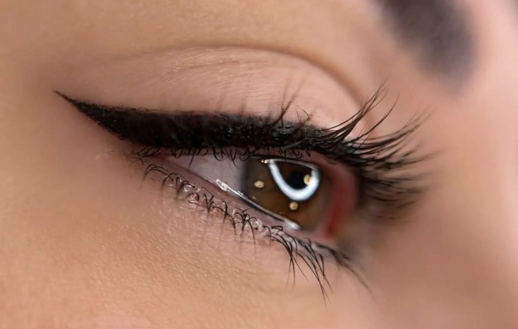 Eye line permanent Bordeaux