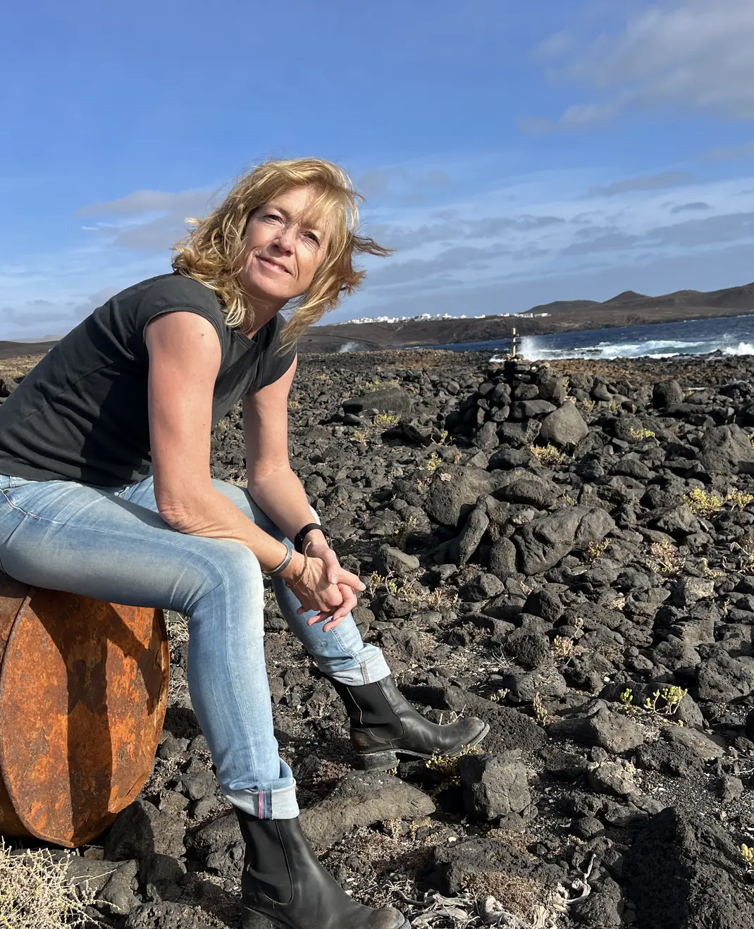 Anneloes on the volcanic coast of Lanzarote