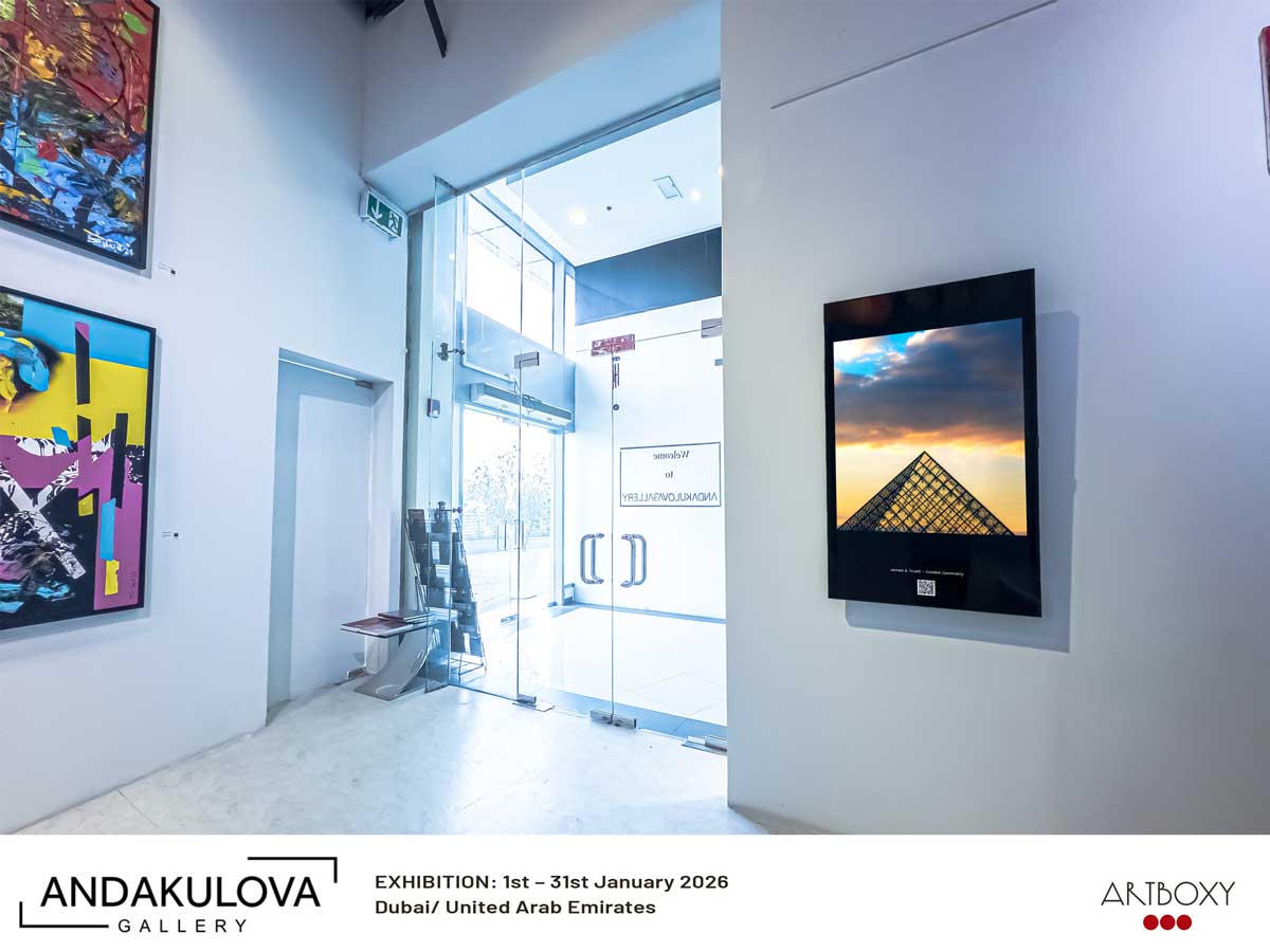 Golden Geometry on display at Andakulova Gallery, Dubai. Golden Geometry on display at Andakulova Gallery, Dubai.