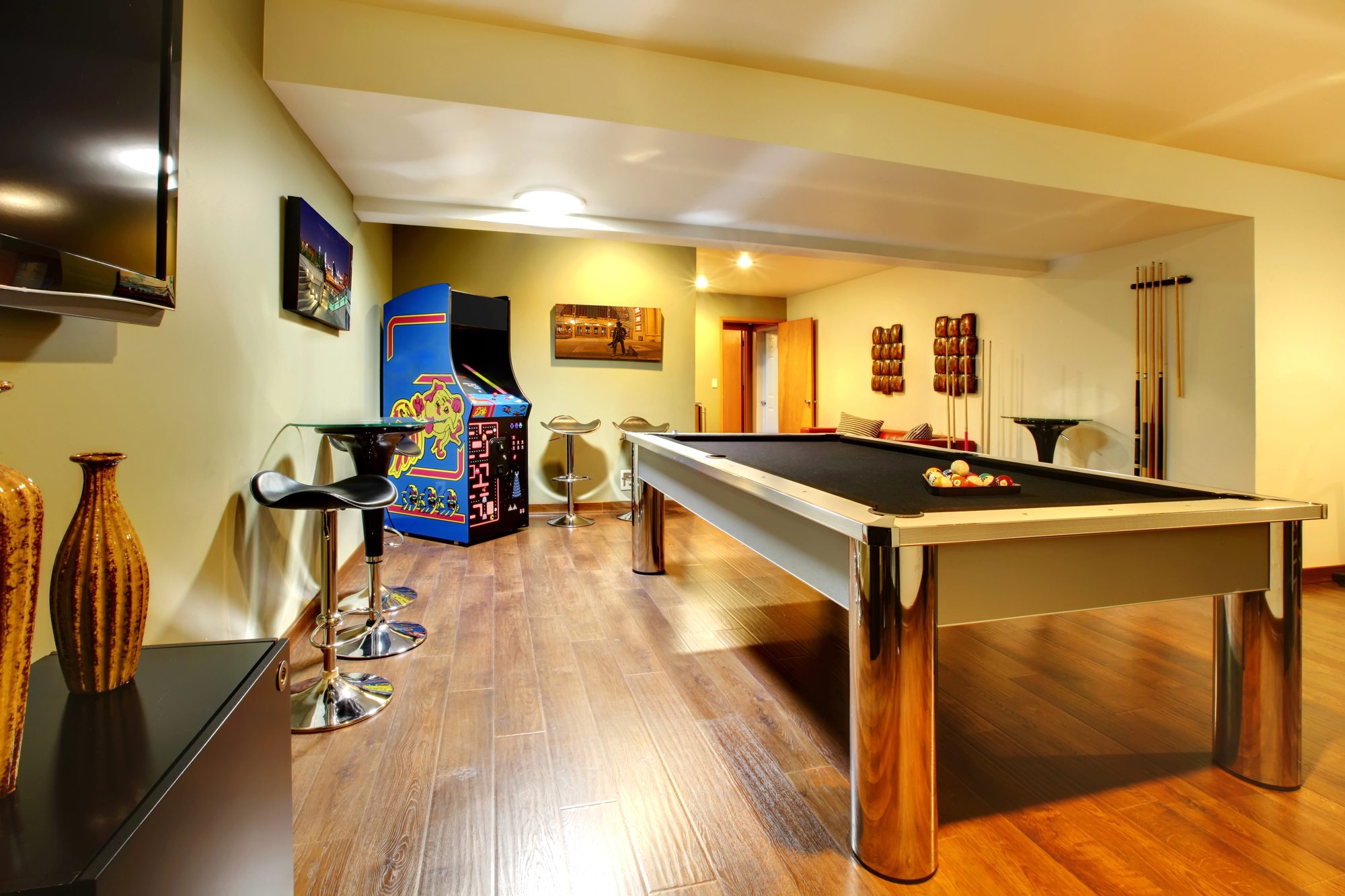 Finished basement rec room and entertainment area