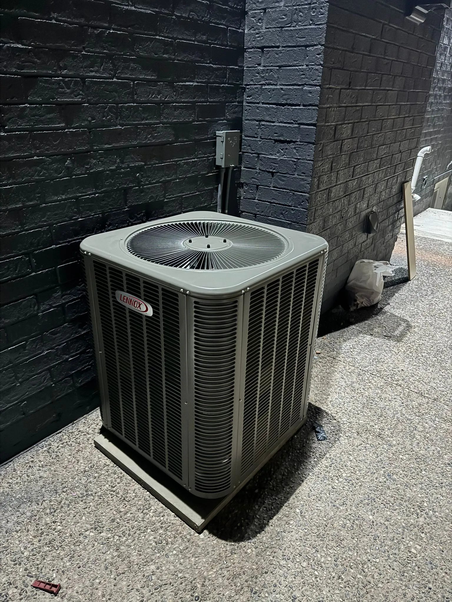 Air conditioning equipment installation detail