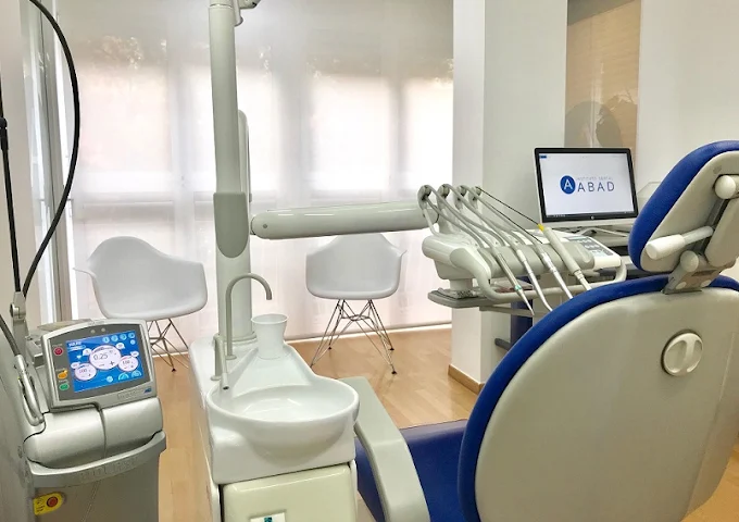 Gabinete dental de Instituto Dental Abad en Murcia