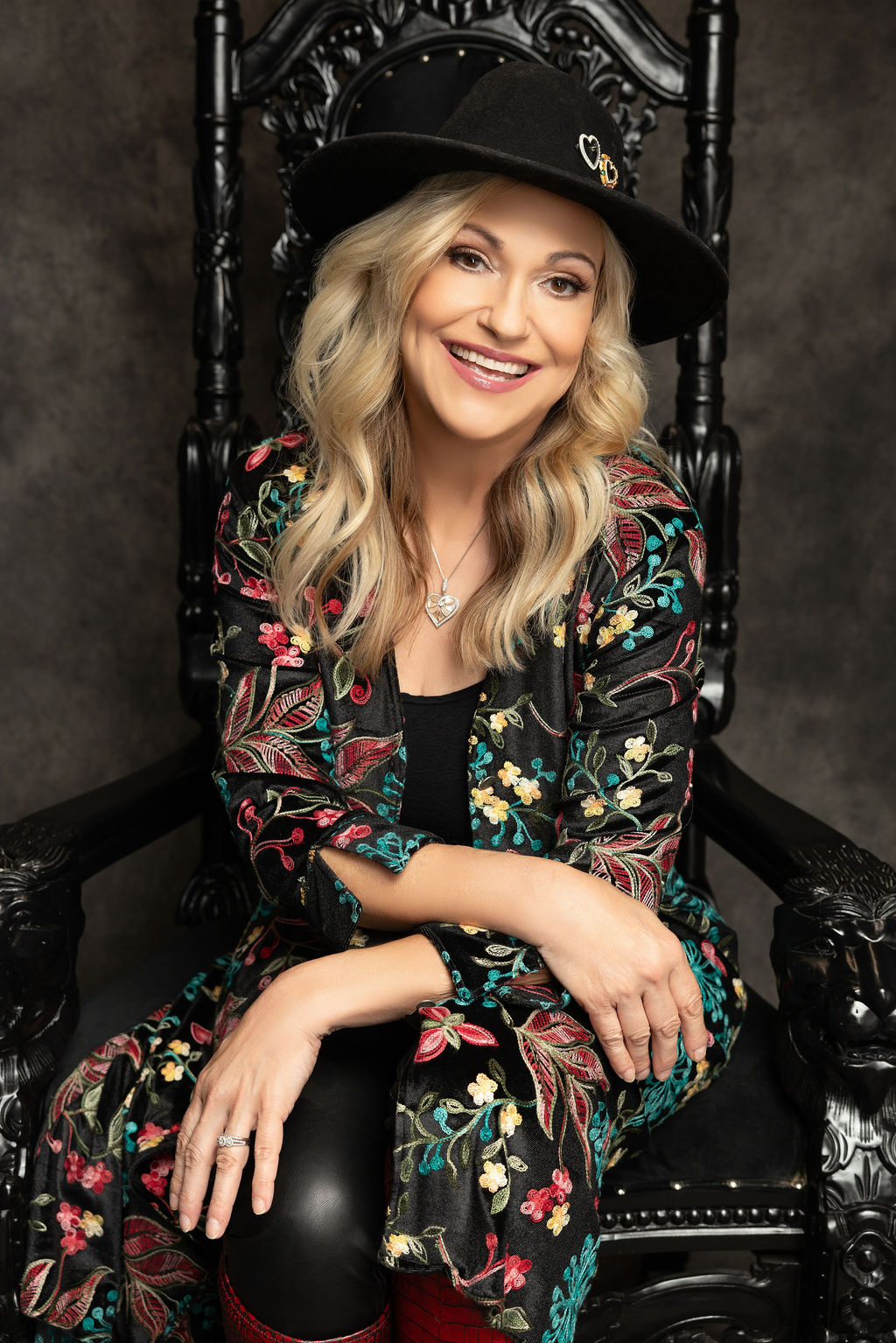 Ginine Emily Smith — International Speaker & Story-to-Stage Strategist
