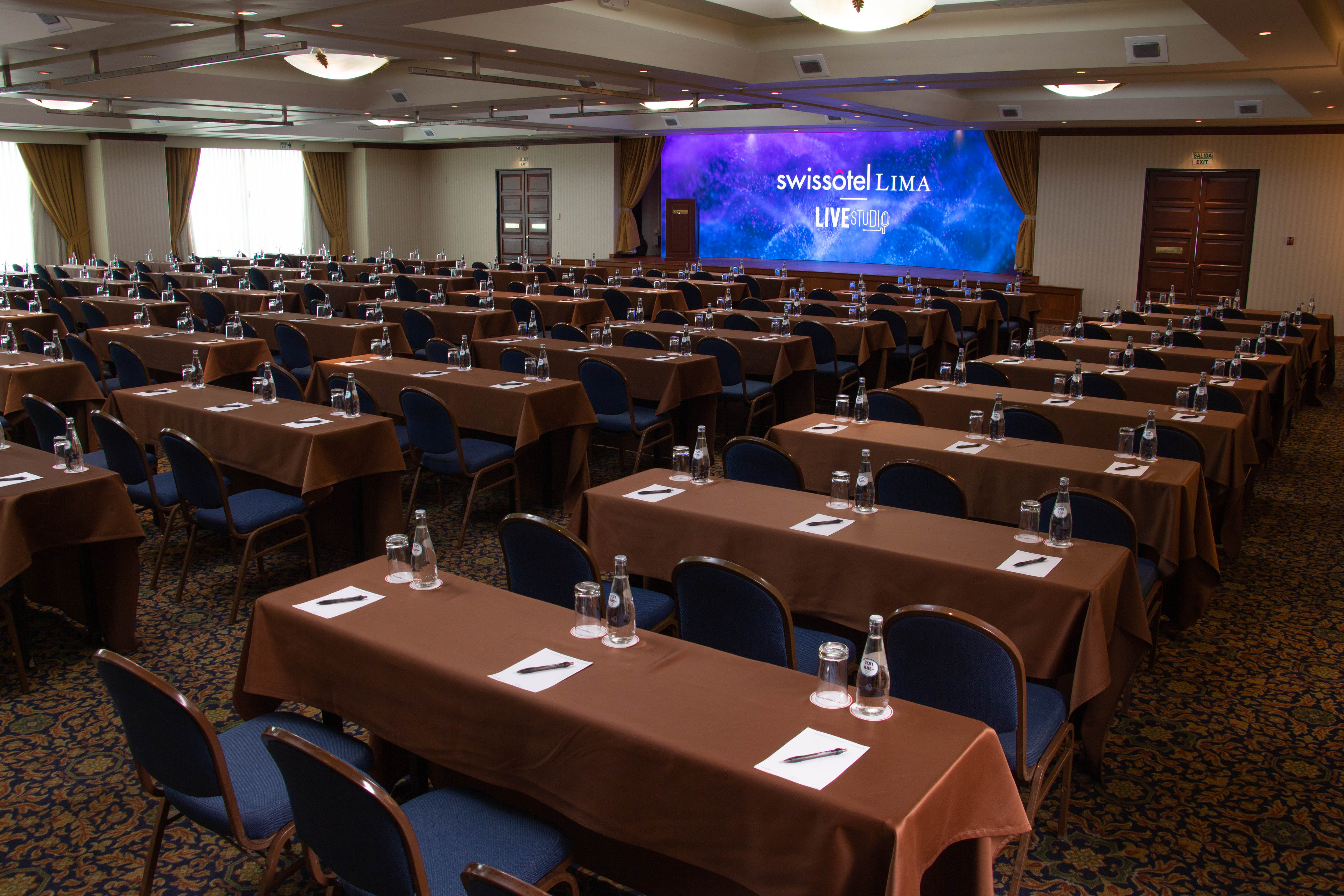 Sala de conferencias del Swissôtel Lima