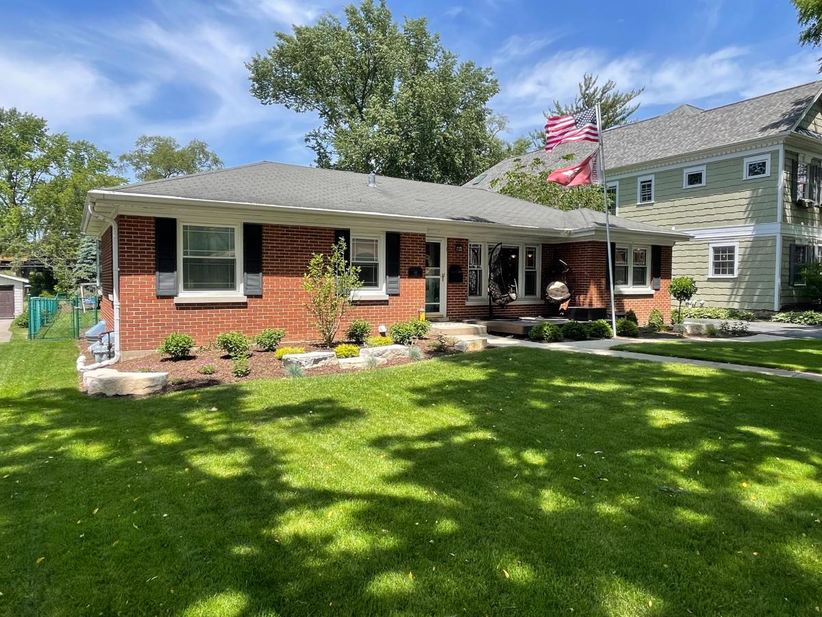 front yard landscaping contractor Elmhurst