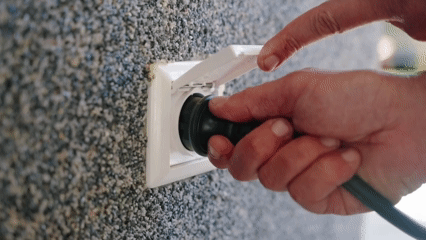 Installation plug and play - Panneau solaire branché sur prise