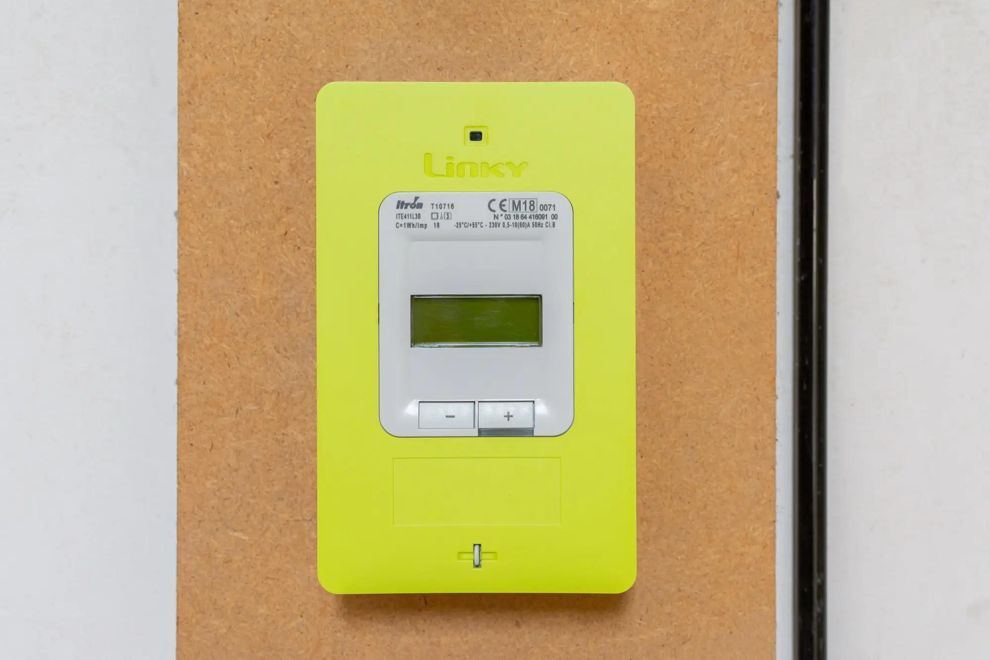 Compteur Linky affichant la consommation électrique