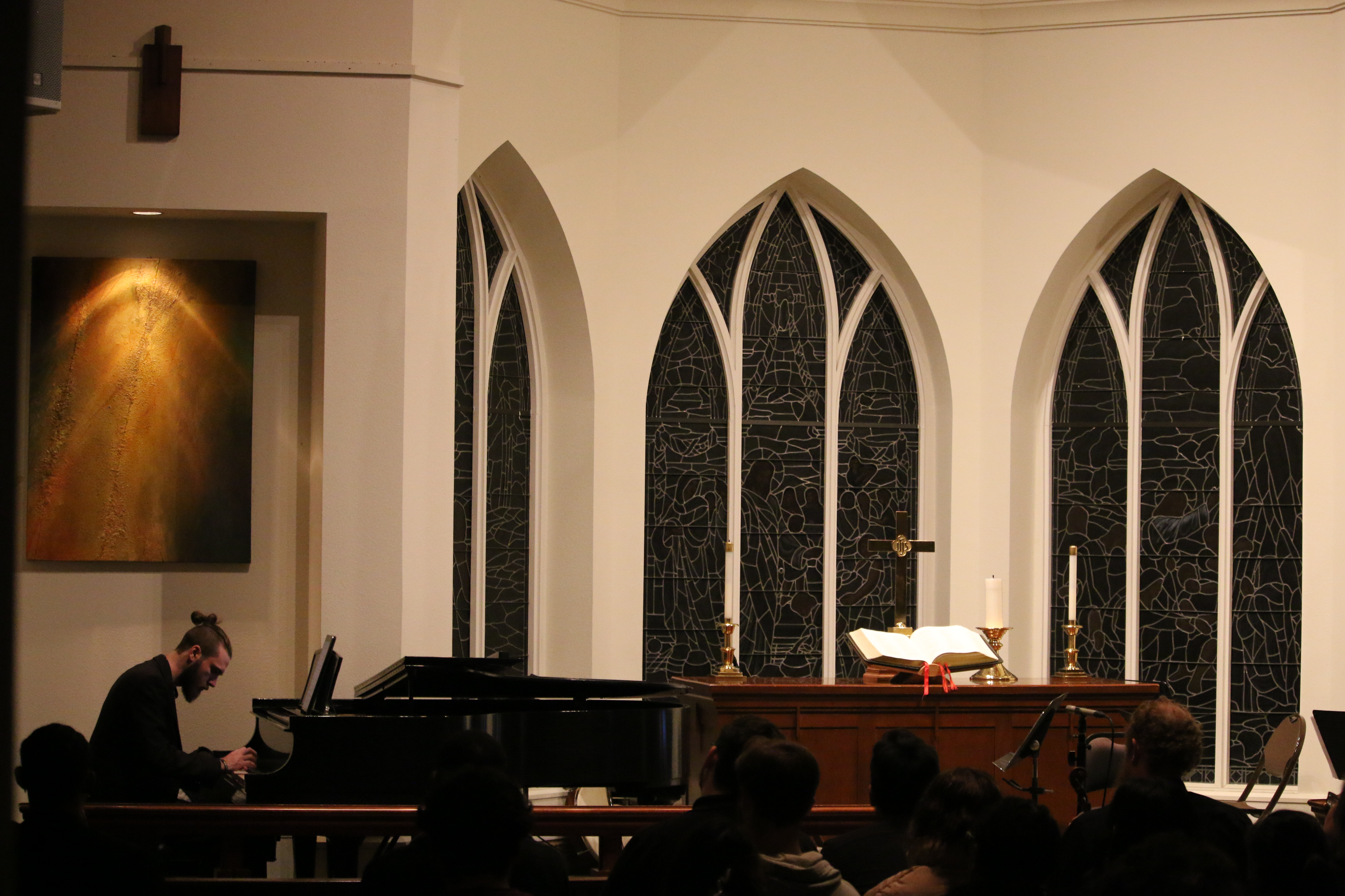 Wide shot from Alamo Heights UMC performance