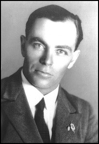 Portrait of Flight-Lieutenant Bert Hinkler in 1921