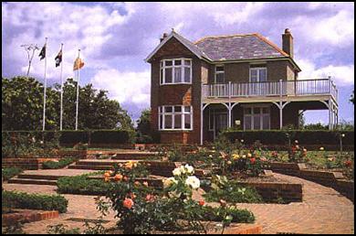 Hinkler House