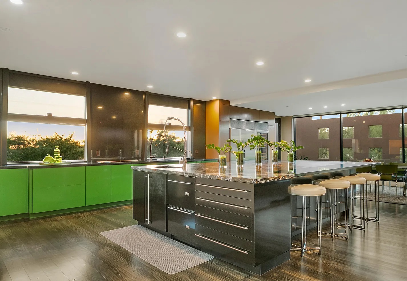 Gloss painted cabinetry and island, Canyon Pass kitchen by Myk's Woodworking