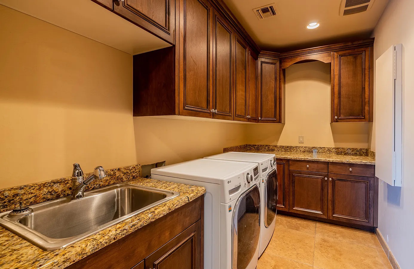 Custom kitchen cabinets and island, Parade of Homes by Myk's Woodworking