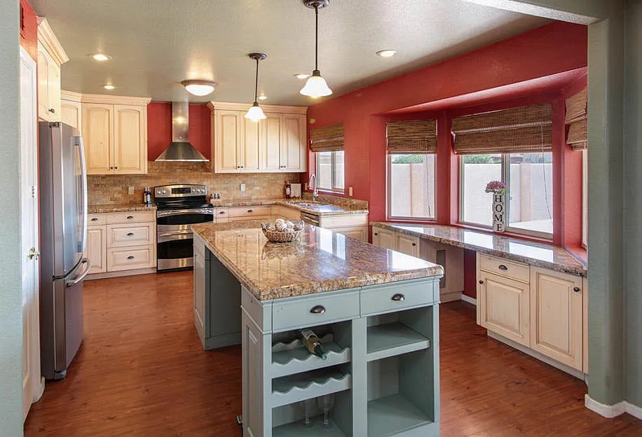 Knotty alder kitchen with glaze finish, Tucson foothills, by Myk's Woodworking