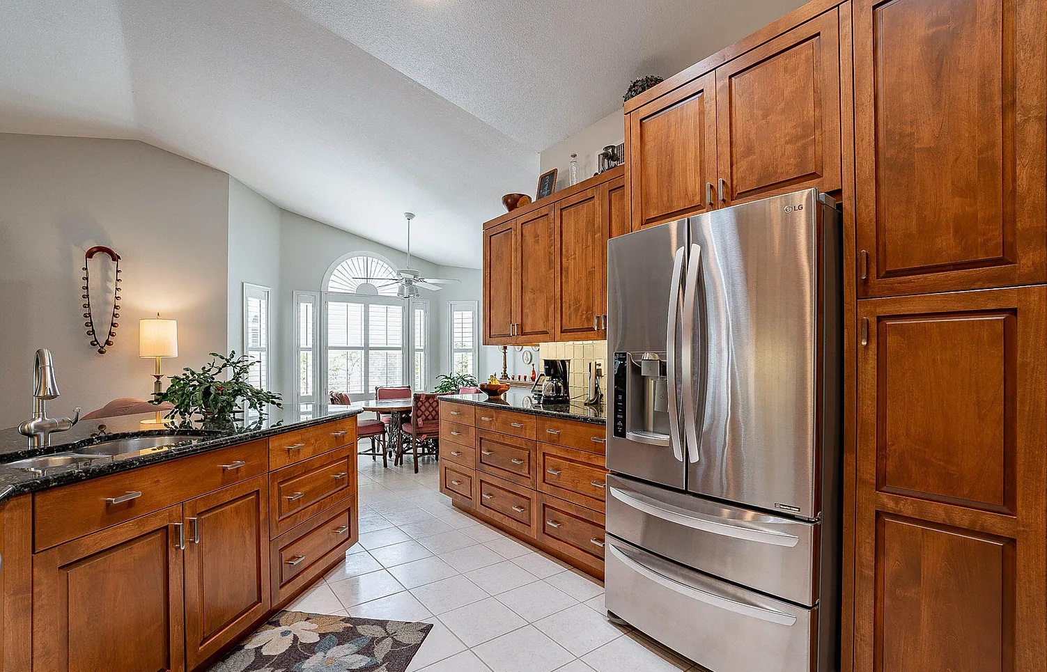Raised-panel custom kitchen built by Myk's Woodworking in SaddleBrooke, Tucson