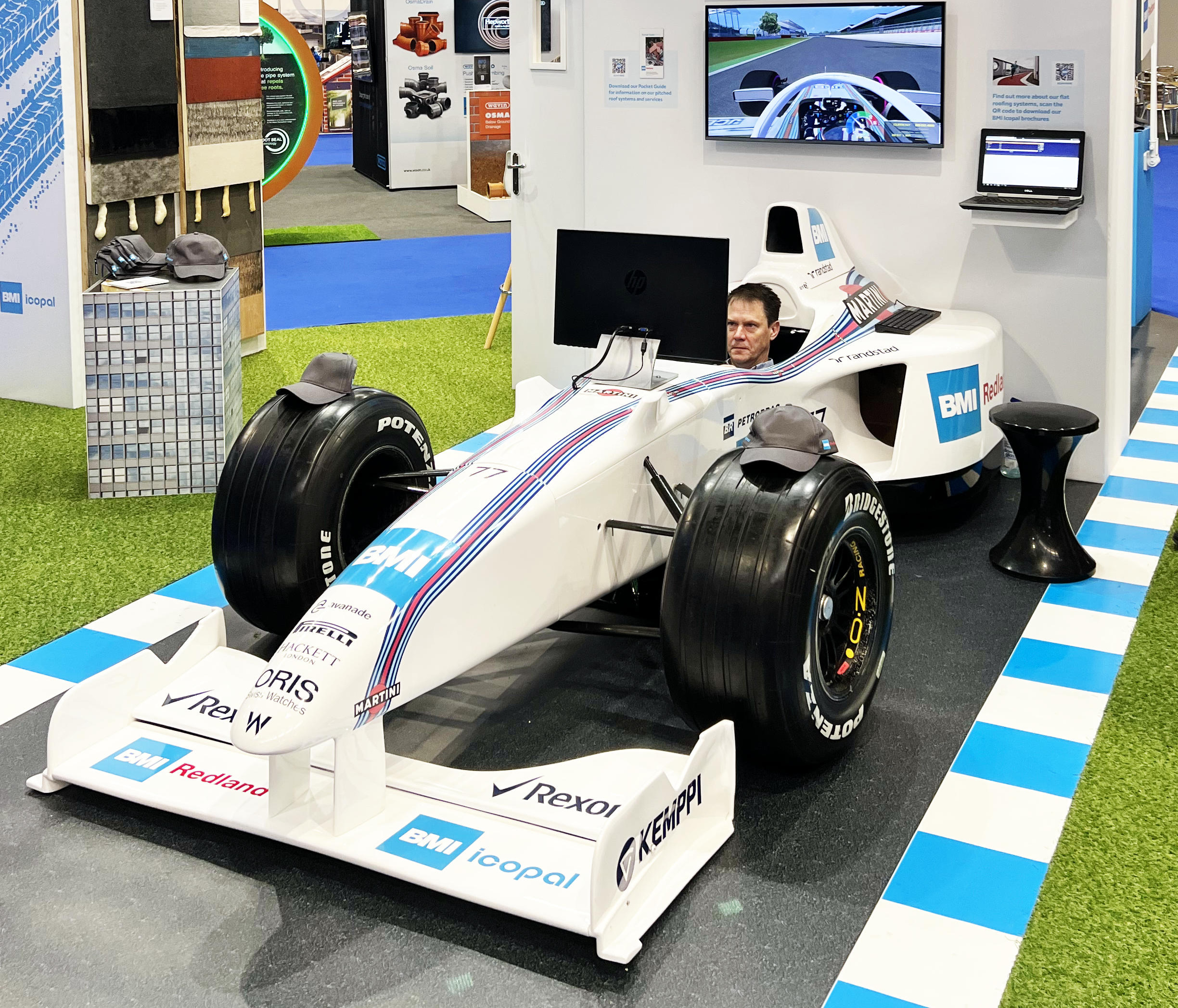 Branded F1 race sim for exhibtions