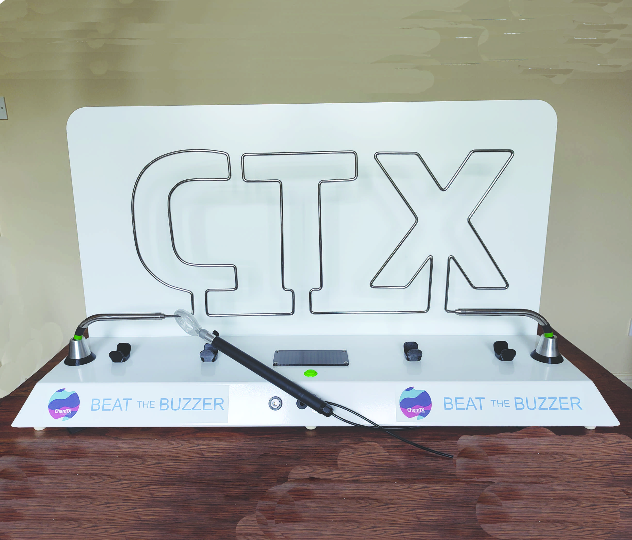 Customised giant buzwire handsteady game