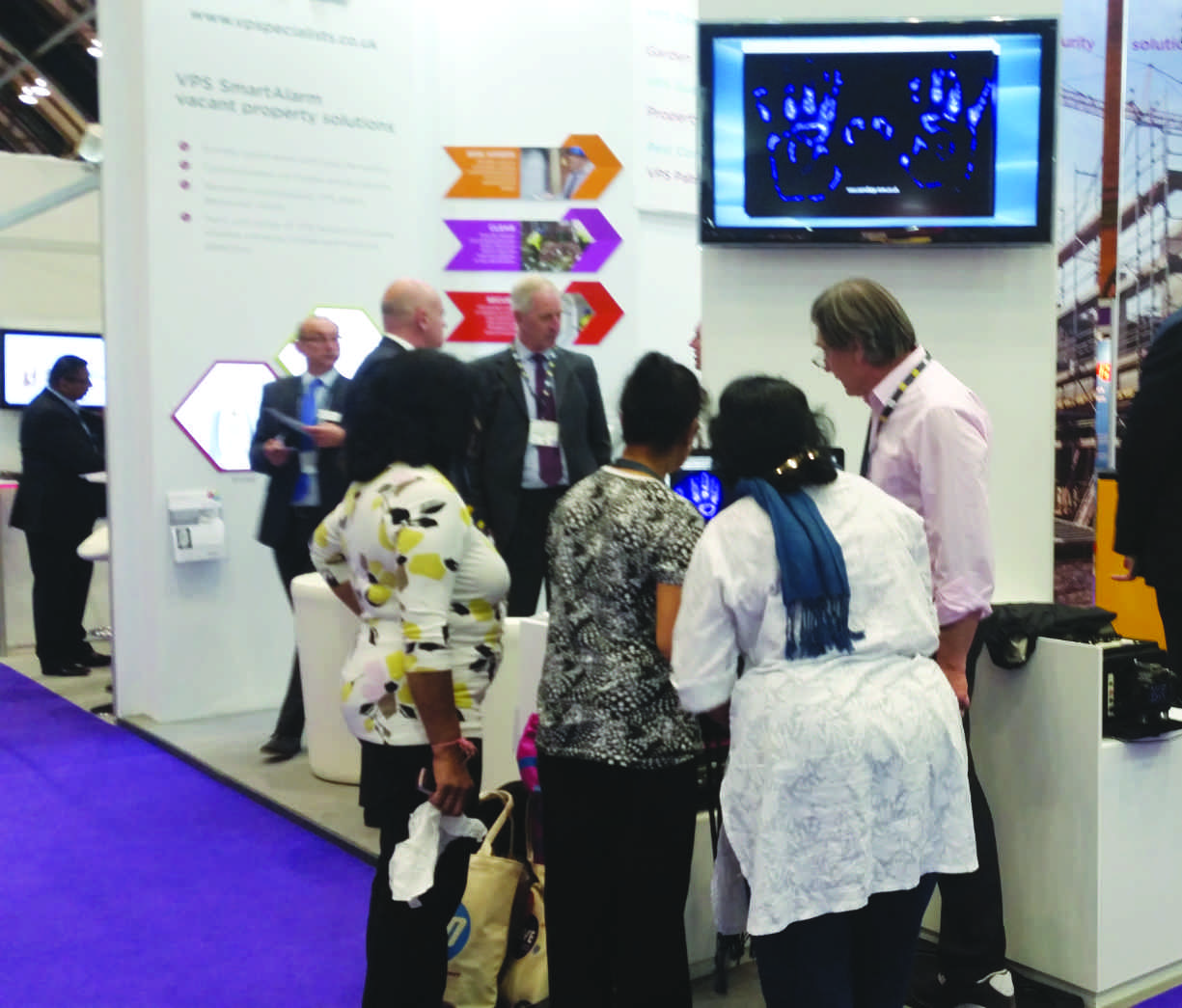 Aura reading experience for exhibiions and conference social events