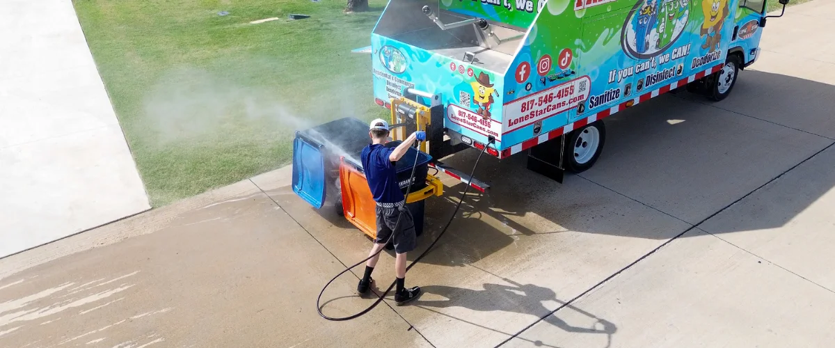 truck garbage can cleaning