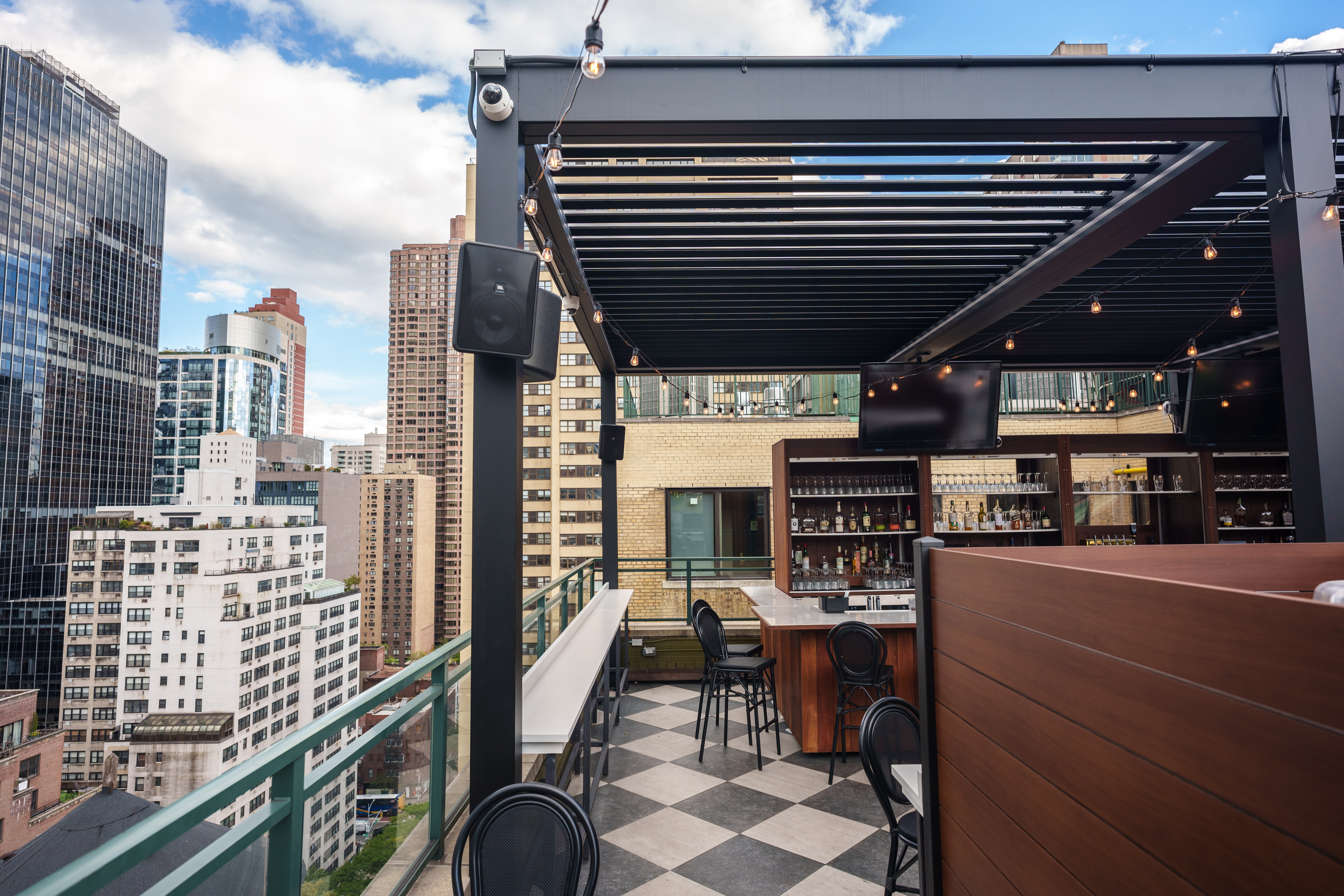 New York rooftop pergola project