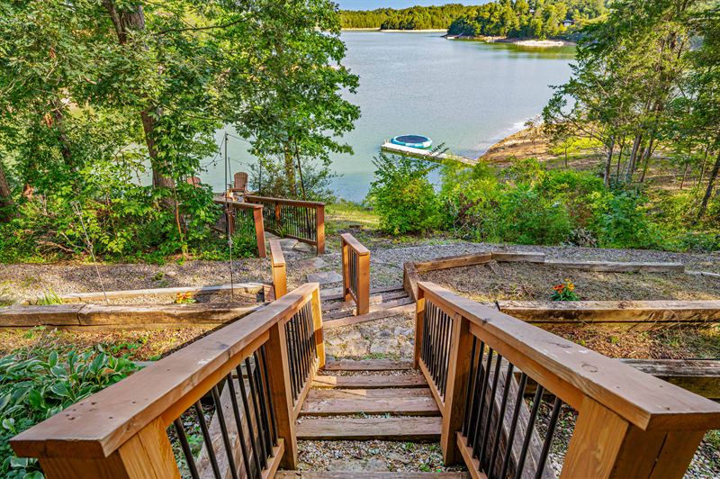 The stairs down to the water