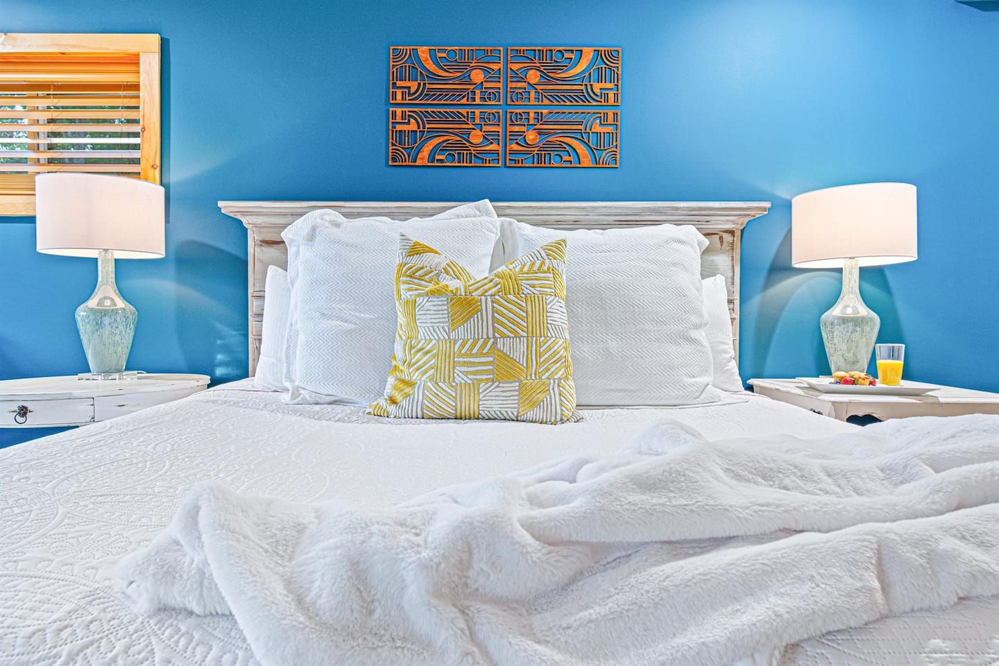 Indulge in comfort with finely appointed decor, where the luxurious plush bedding and elegant art on the walls echo the splendor of the mountain horizon beyond. A Smart TV lets you unwind and catch up on your favorite shows at day’s end.