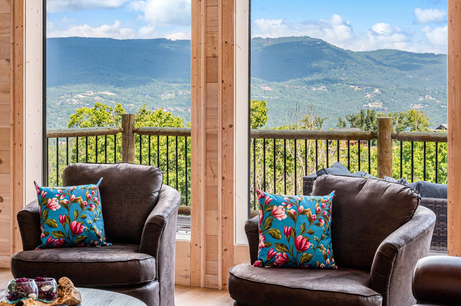 Two armchairs facing the mountain view