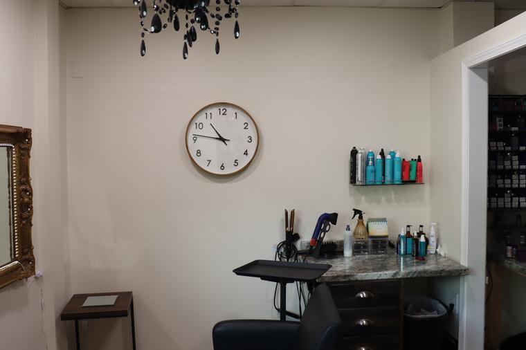 Custom hair color service