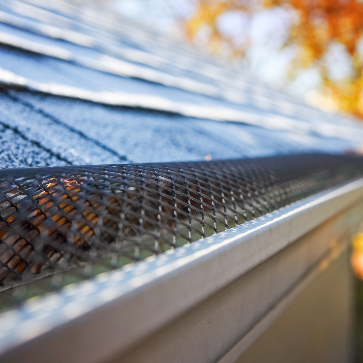 Seamless gutter system with gutter guard protection on a Stoneham MA home