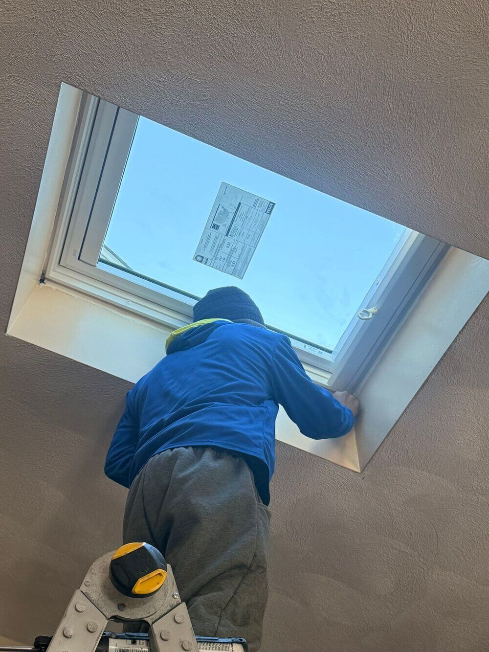 Roof with skylight integration