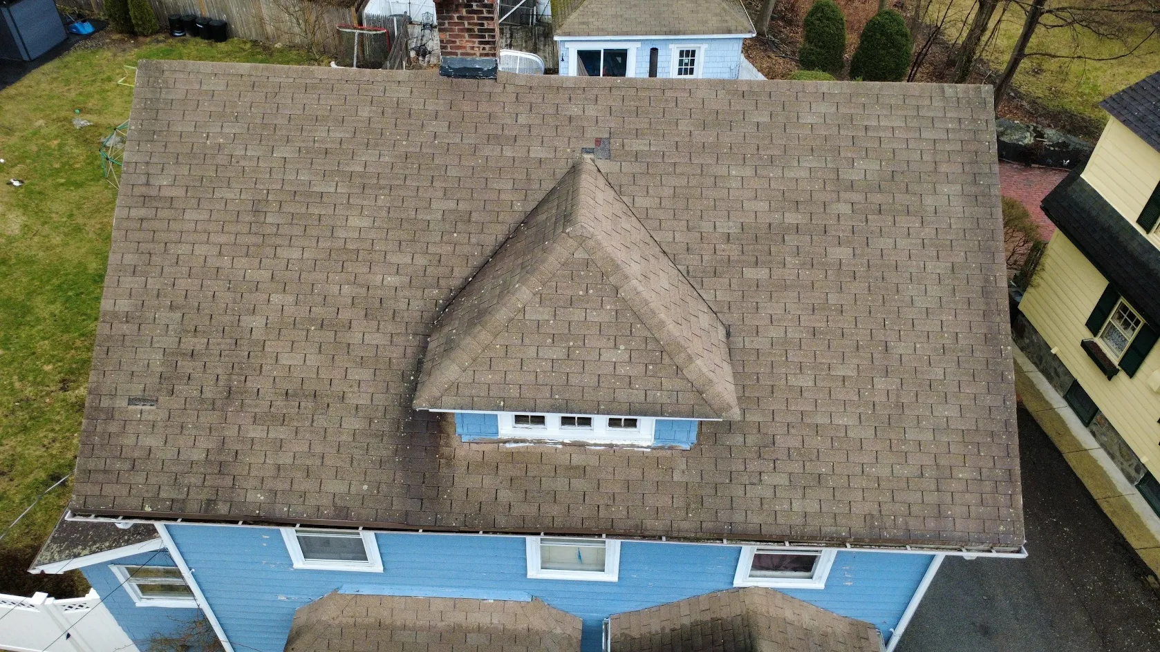 asphalt shingle roof replacement project in Melrose MA residential home