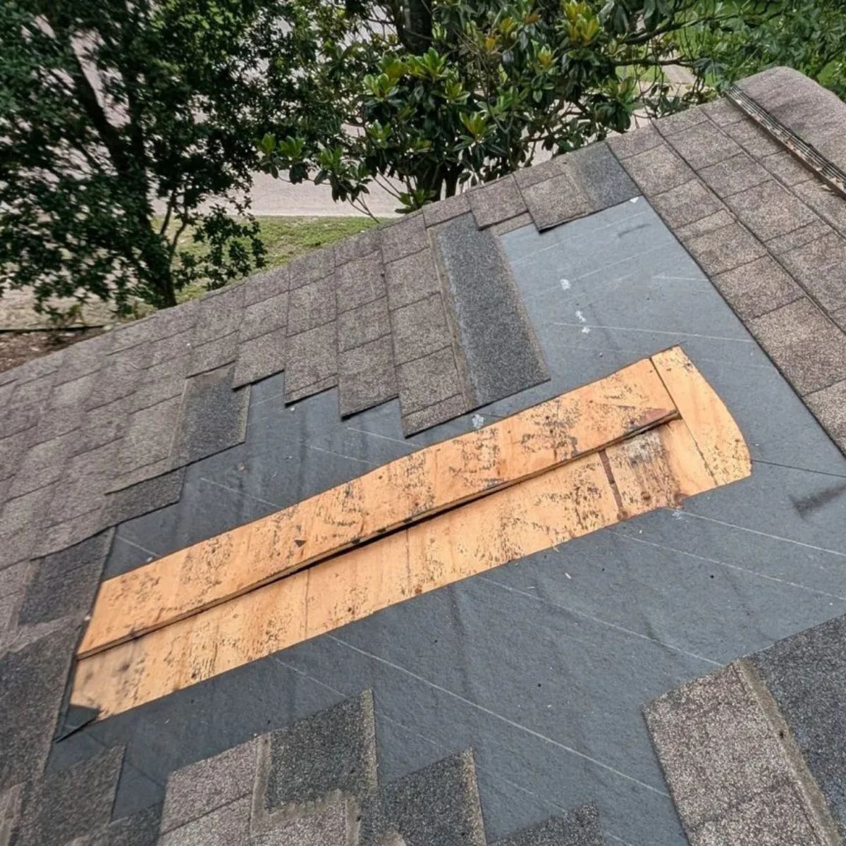 Sagging gutter pulling away from fascia board in Wakefield MA