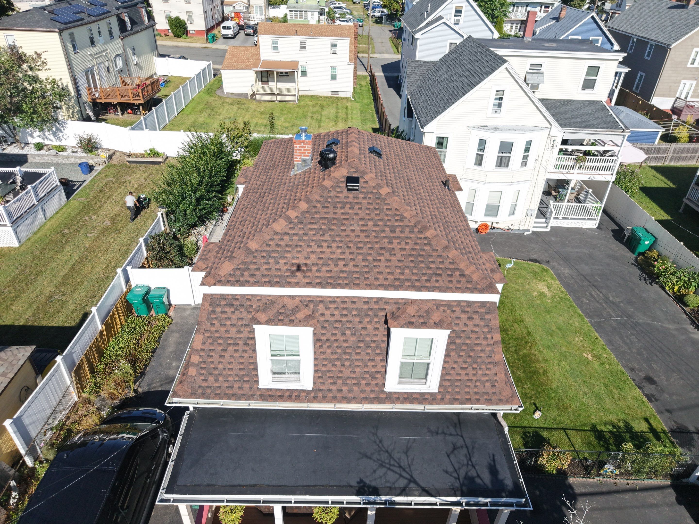 Roof edge and fascia
