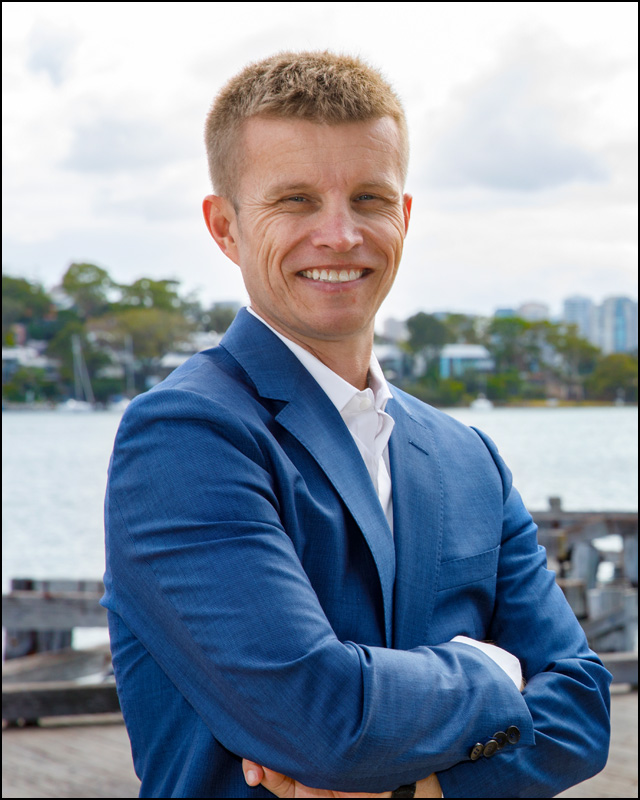 Lloyd Edge
