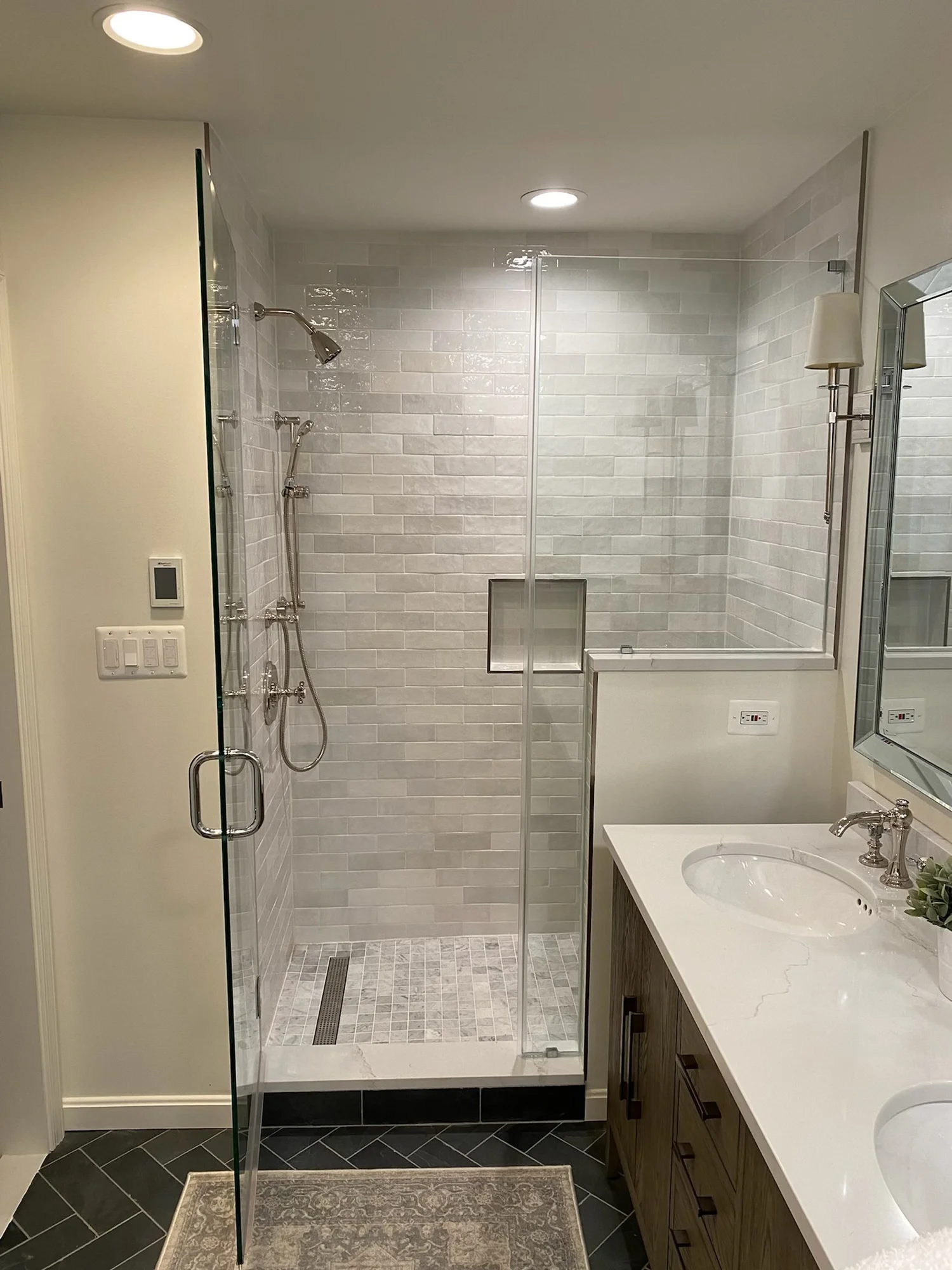 Door with notched inline panel