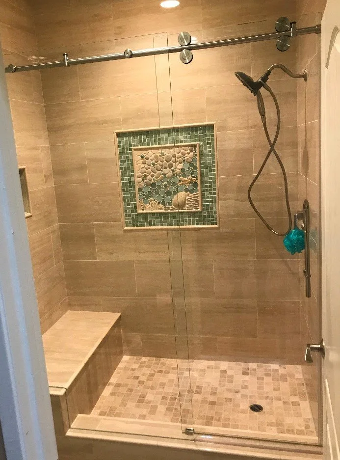 Barn door style door with fixed notched panel