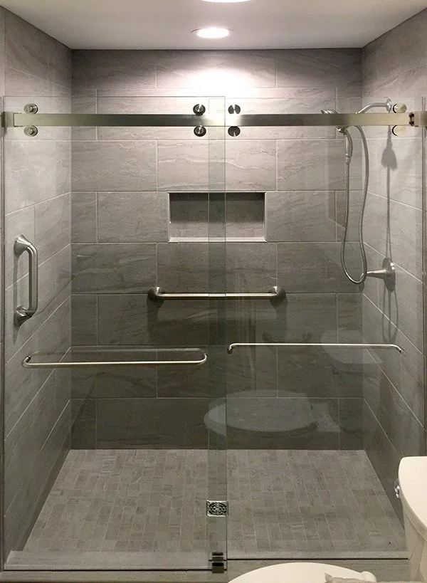 Barn door style with two moving panels with towel bars