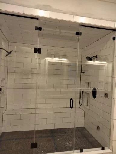 Steam unit with two inline panels and movable transom