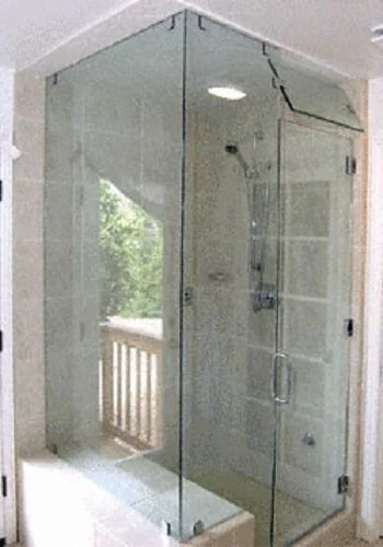 Steam unit with notched panel and 90 degree return on knee wall, with movable transom